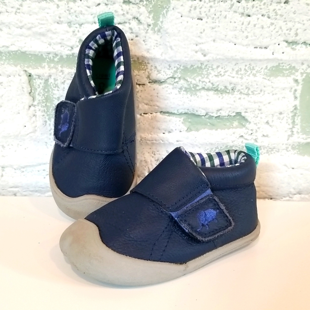 Carter's crawler, beginning walker shoes, infant size 3